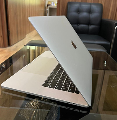 لپ تاپ MacBook Pro 15 2018 i7-A1990