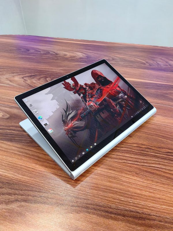 مربوط به 3 Microsoft Surface Book
