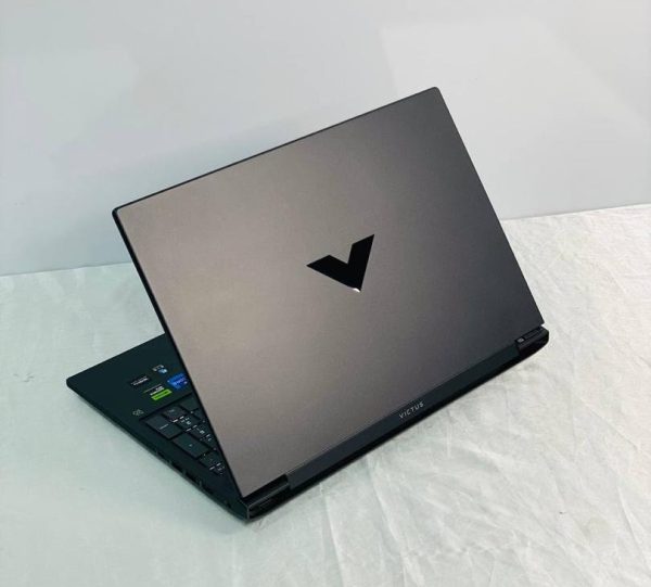 HP VICTUS 16/ i5-12450