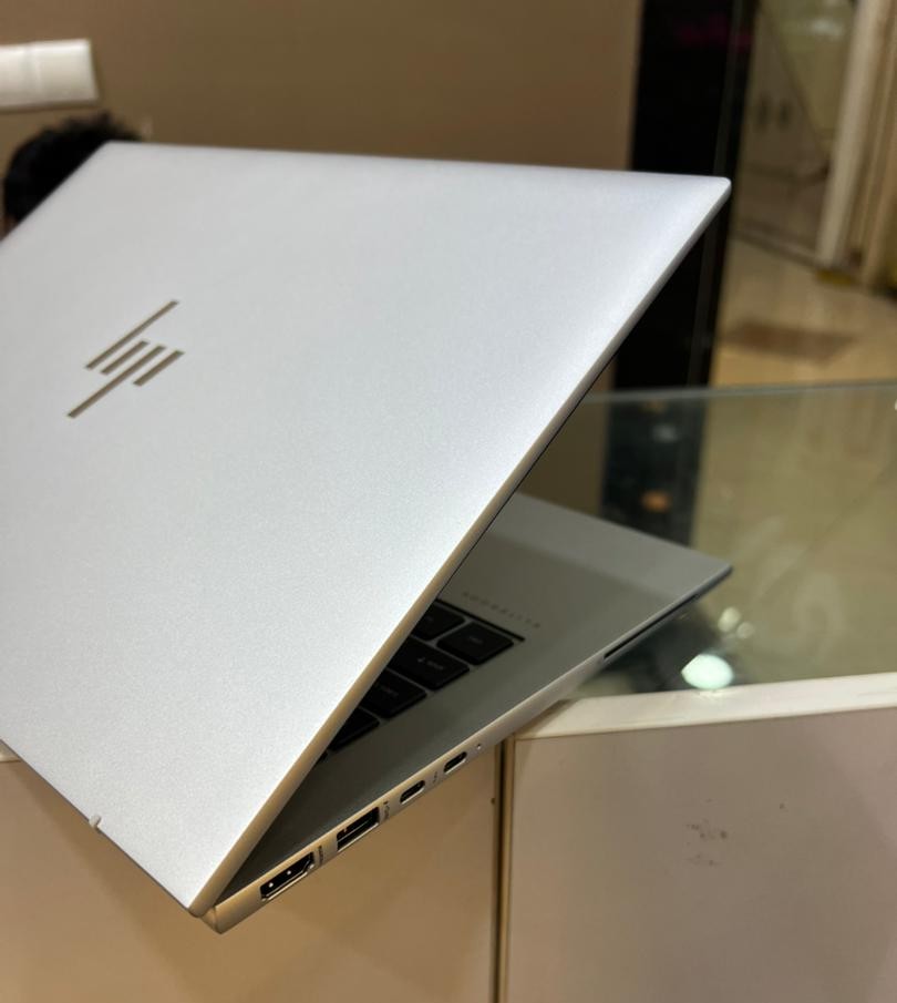 HP Elitebook 845 G10
