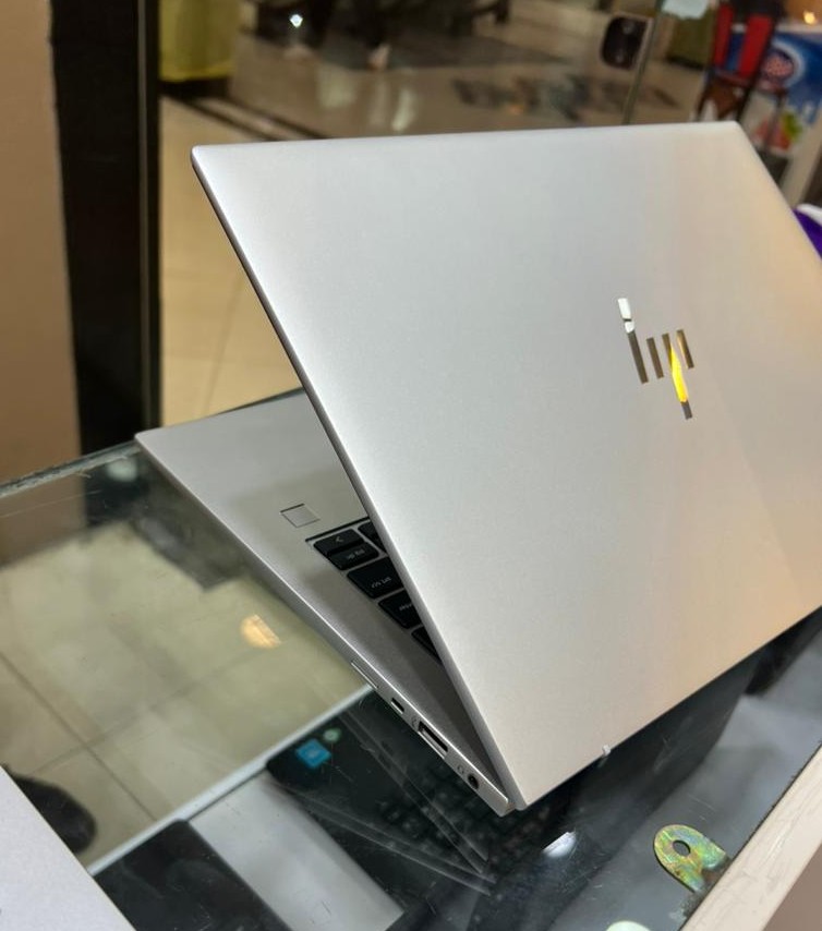 HP Elitebook 845 G10